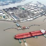 Read more about the article Exclusive-China state oil majors suspend Russian oil buys due to sanctions, sources say