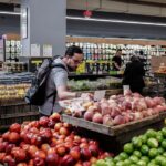 Read more about the article Cost-of-living worries haunt Americans ahead of midterms, Reuters/Ipsos poll finds