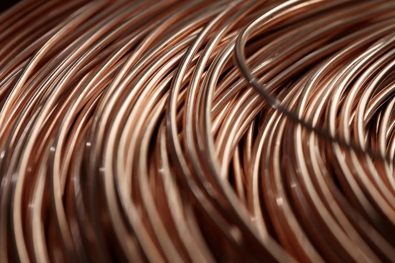 You are currently viewing Copper to hold gains in 2026 as mine disruptions fuel deficit: Reuters poll