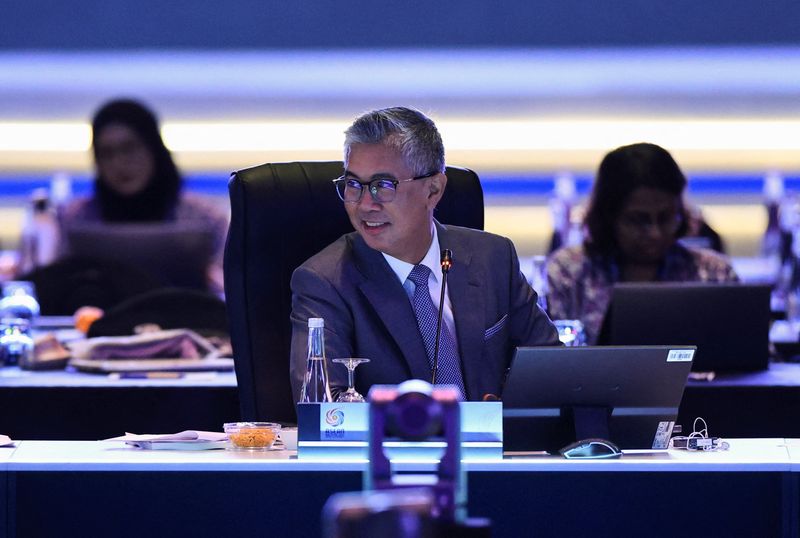 You are currently viewing Malaysia's ban on raw rare earths exports remains despite U.S. deal, trade minister says