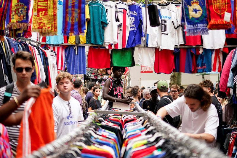 You are currently viewing Spain's GDP growth slows to 0.6% in third quarter