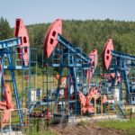 Read more about the article Oil heads for third monthly decline as strong dollar, ample supply weigh