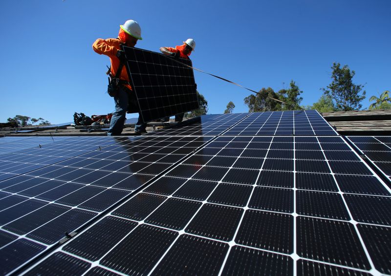 You are currently viewing Solar groups sue Trump administration over cancellation of $7 billion in grants