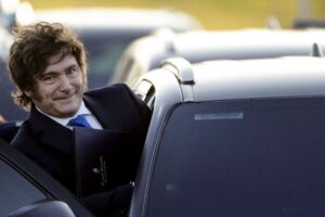 Read more about the article Argentina lower house approves law curbing presidential decrees