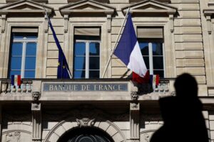 Read more about the article French central bank sees third quarter growth of 0.3% despite political instability