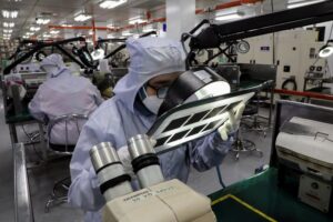 Read more about the article Malaysia says removing chip tariff exemption could harm competitiveness, U.S. supply chains