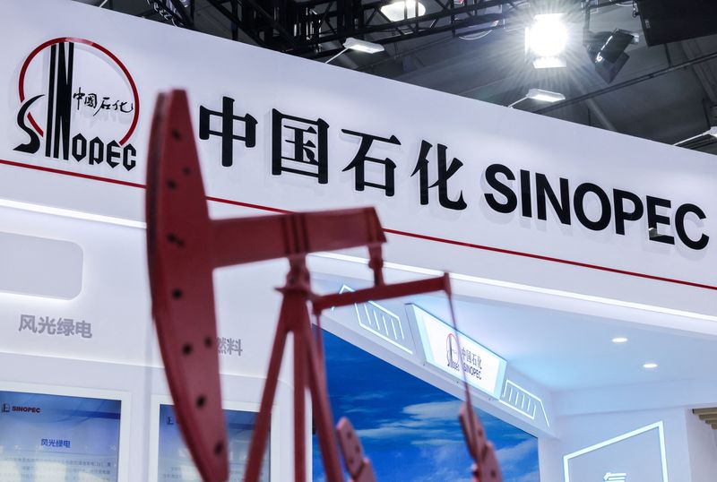 You are currently viewing Latest US sanctions on Iranian oil deal blow to China’s Sinopec