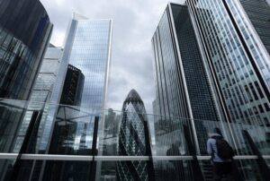 Read more about the article Fintech and AI drive London finance job vacancy growth in Q3, recruiter says