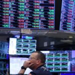 Read more about the article Morning Bid: Markets claw back amid looping narratives