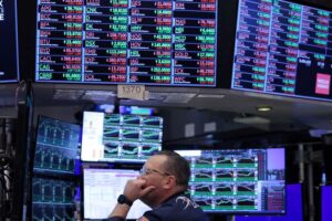 Read more about the article Morning Bid: Markets claw back amid looping narratives