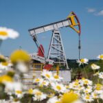 Read more about the article Oil drops as investors weigh a supply surplus outlook and US-China trade tensions