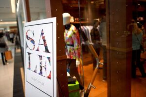 Read more about the article US retail sales excluding autos likely rose further in September, Chicago Fed says