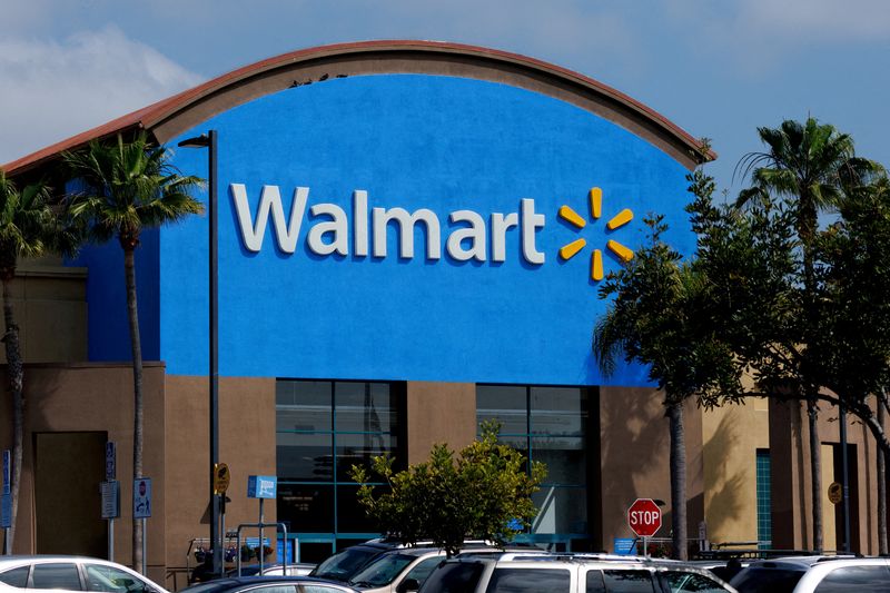 You are currently viewing Walmart US CEO says shoppers still spending at a healthy rate, Bloomberg News reports