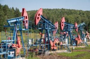 Read more about the article Indian refiners prepare to cut Russian oil imports, sources say