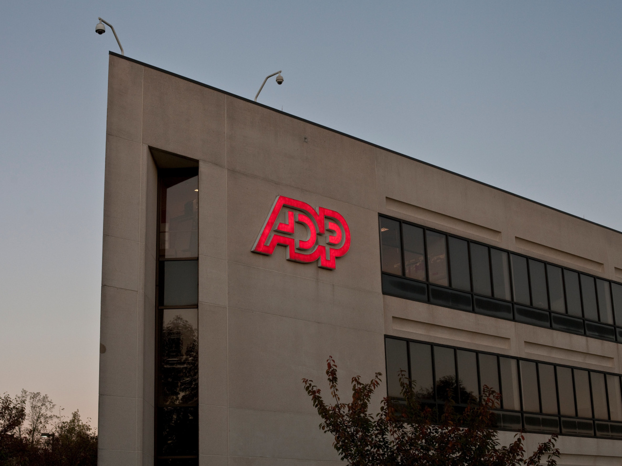 You are currently viewing Fed officials, who are unable to receive U.S. economic statistics due to the government shutdown, recently lost access to a separate measure of employment data from a third-party provider