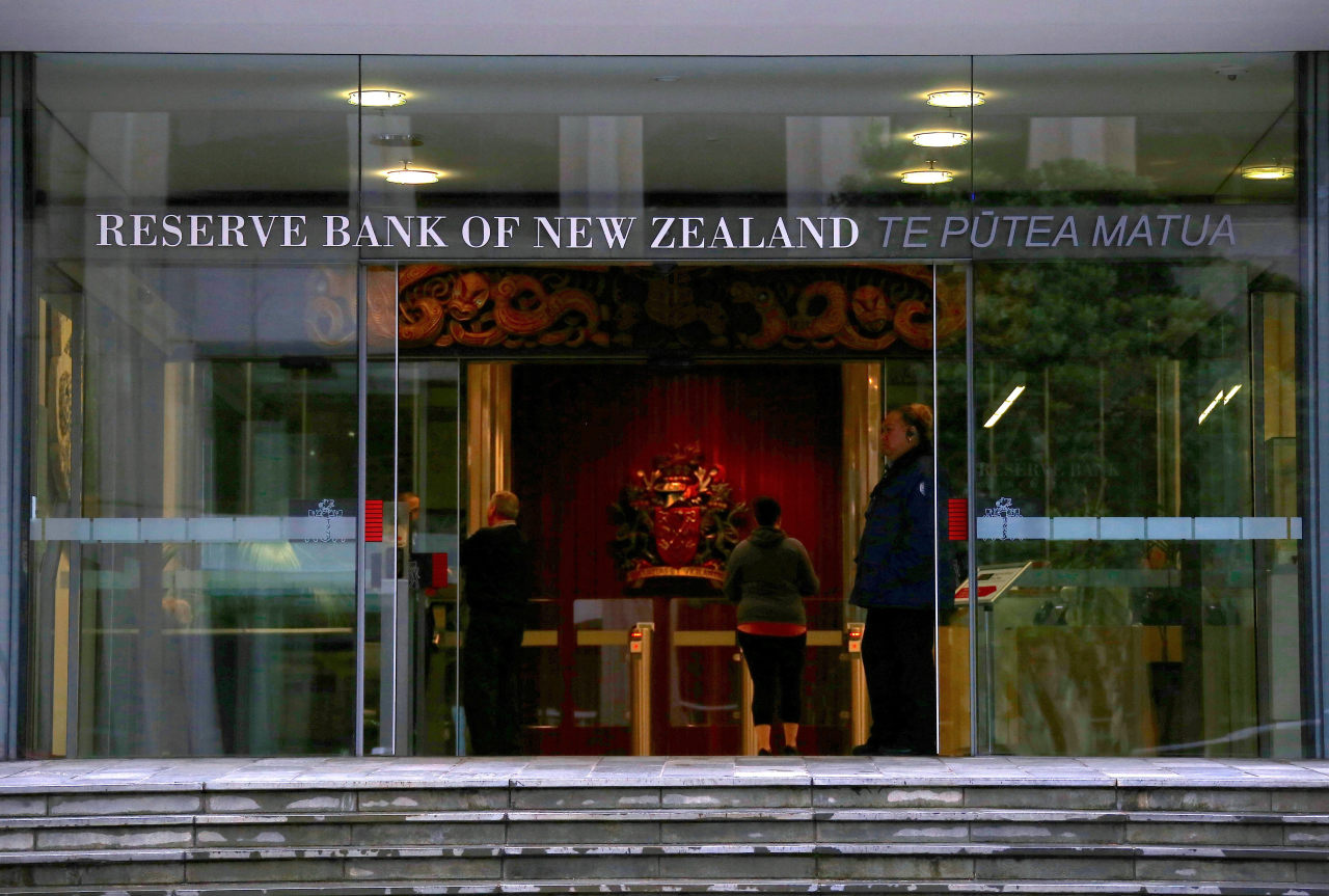 You are currently viewing New Zealand’s Central Bank Delivers Outsized Cut to Revive Stalled Economy