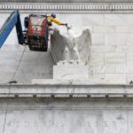 Read more about the article An extended government shutdown raises the prospect Fed officials will make their rate decision without economic data that could reconcile how far and fast to cut rates