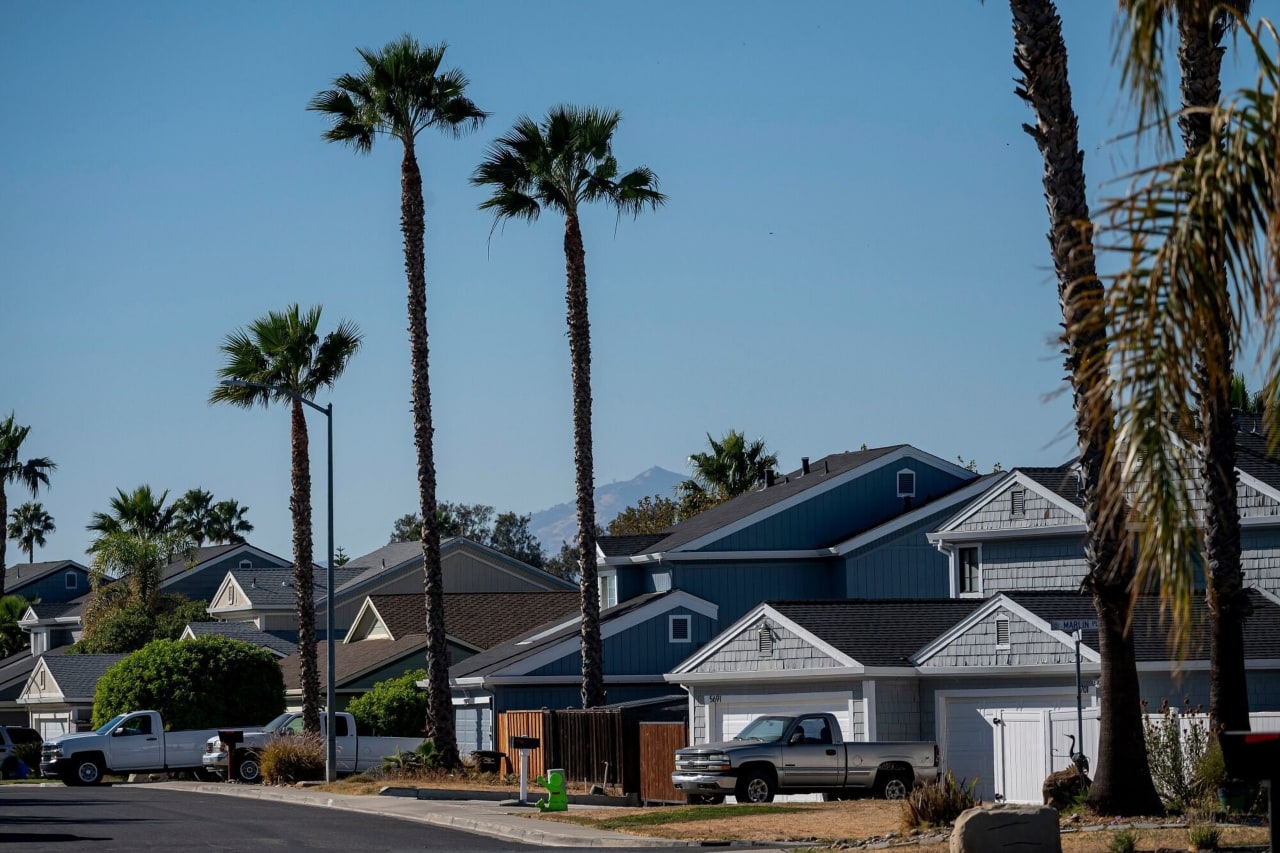 You are currently viewing Home sales rose in September to a seven-month high after buyers seized on declining mortgage rates