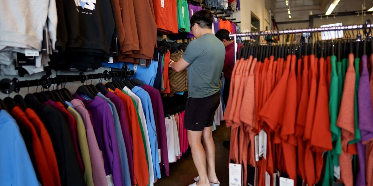 You are currently viewing U.S. retail spending increased at a slower clip in September, according to a report delayed by more than a month due to the government shutdown