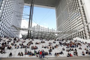 Read more about the article France's services sector shrinks for 14th month in a row in October, PMI shows