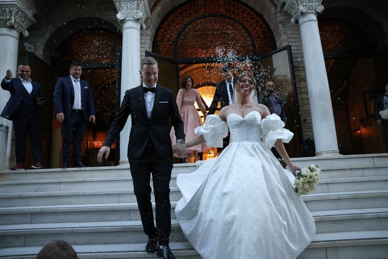 You are currently viewing The new revenue stream for Greece’s struggling rice farmers? Wedding confetti