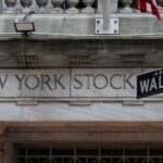 Read more about the article Morning Bid: Selloff abates as economy hums, layoffs rise