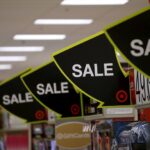 Read more about the article US holiday sales set to top $1 trillion for the first time, NRF forecasts