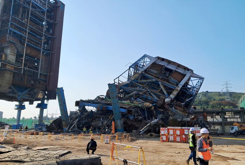 You are currently viewing One dead in South Korea power plant collapse as safety fears hamper rescue