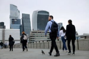 Read more about the article UK firms plan 3% pay rises in coming year, see AI hit to jobs, survey shows