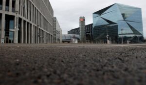 Read more about the article German companies abroad are more optimistic than those at home, survey shows