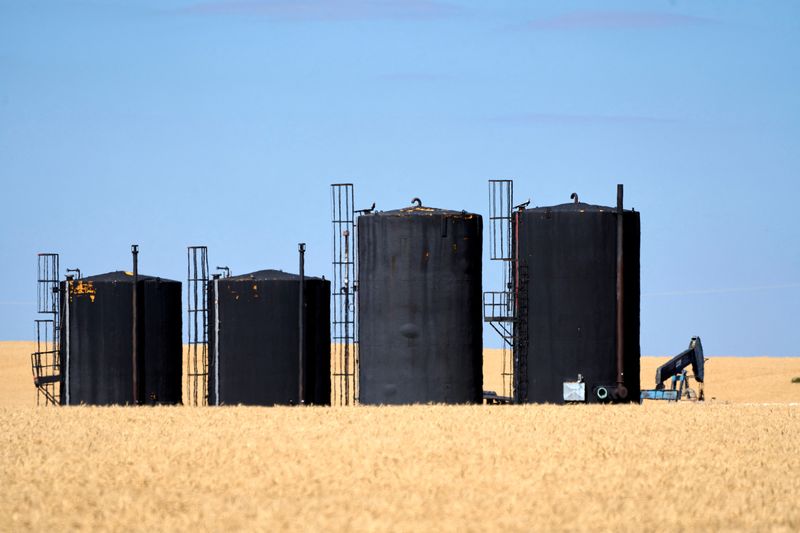 You are currently viewing Oil falls after loadings resume at key Russian export hub