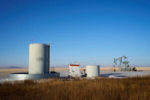 Read more about the article Oil extends decline on possible Russia-Ukraine peace deal