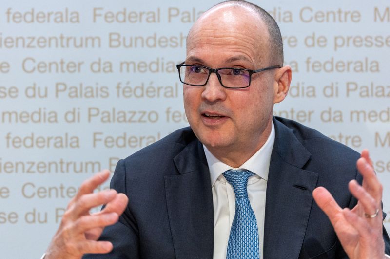 You are currently viewing Swiss regulator warns mortgage risks are rising as banks stretch lending rules