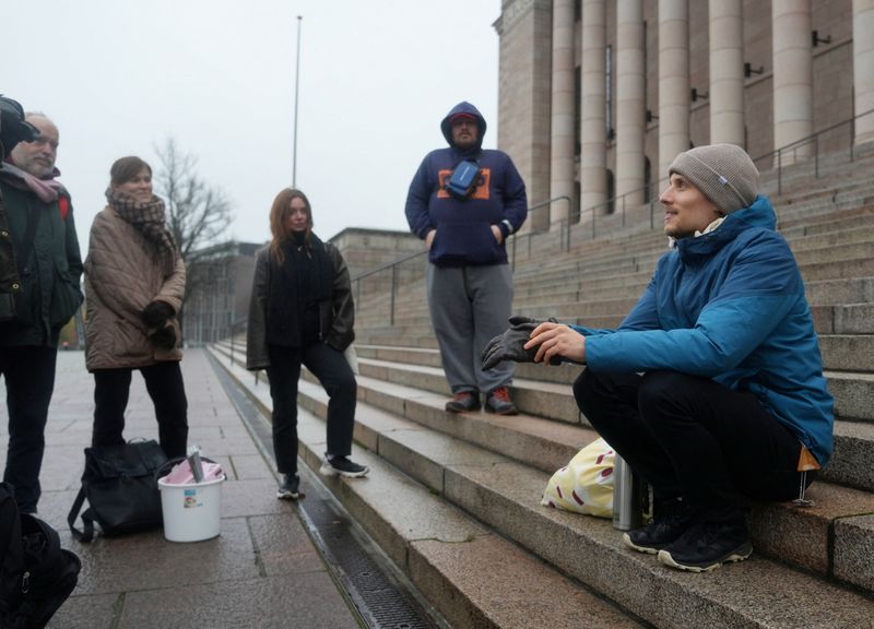 You are currently viewing Finland clings to happiness crown as economic gloom deepens