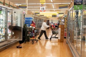 Read more about the article US consumer confidence deteriorates in November