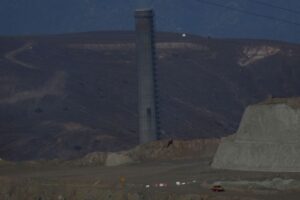 Read more about the article Chile's copper output, manufacturing production fall in October