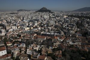 Read more about the article Fitch Upgrades Greece on Declining Debt Ratio, Budget Performance