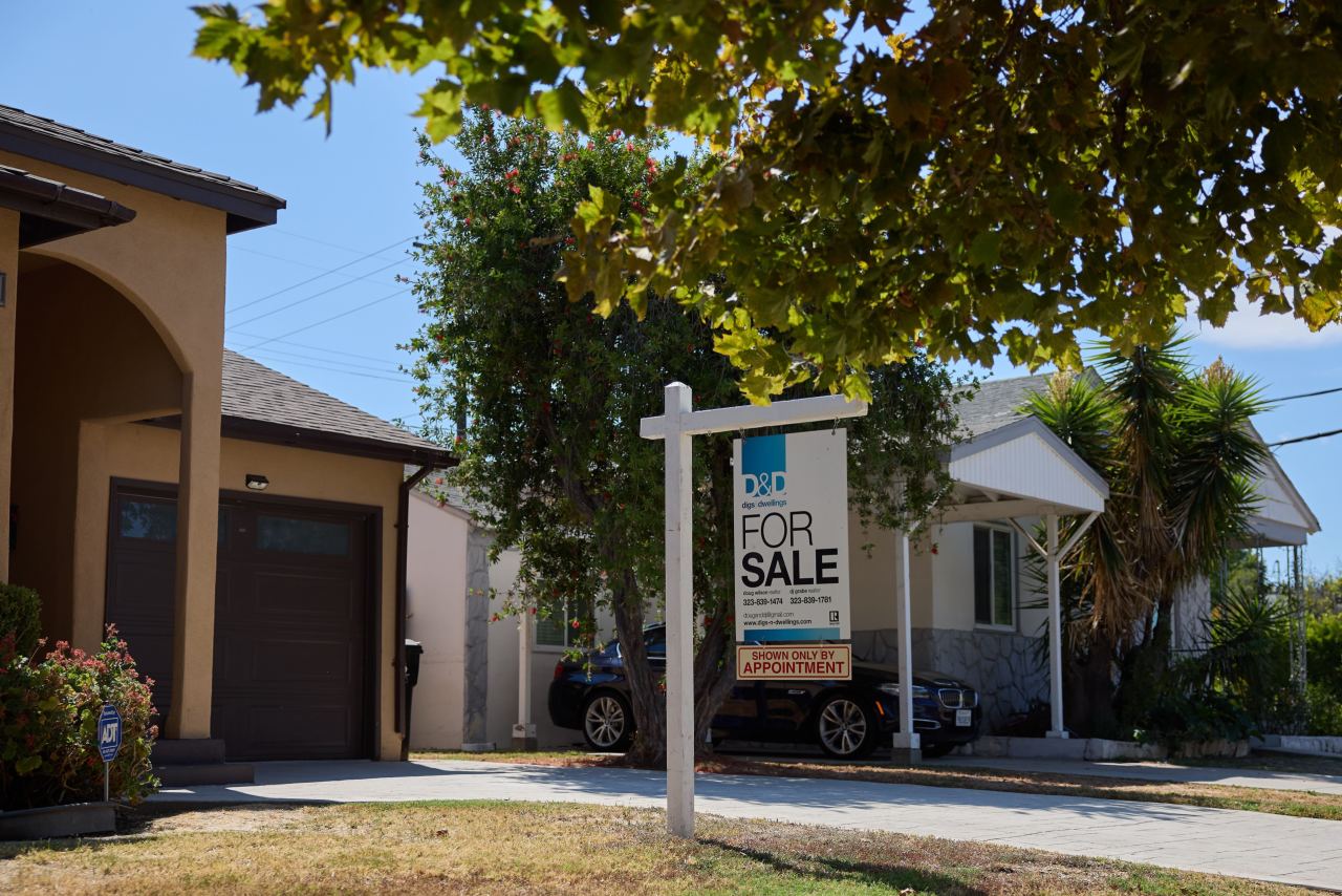 You are currently viewing How CEOs got more comfortable with tariffs: We analyzed 5,000 earnings calls to find out