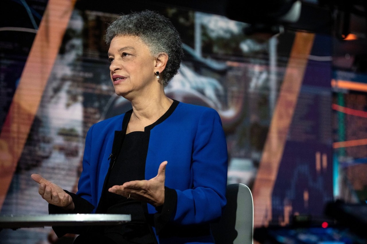 You are currently viewing Susan Collins said that she sees no strong need for another interest-rate cut next month, underscoring the challenge that Chair Jerome Powell faces in building consensus