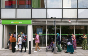 Read more about the article U.K. Unemployment Climbs as Bank of England Mulls December Rate Cut