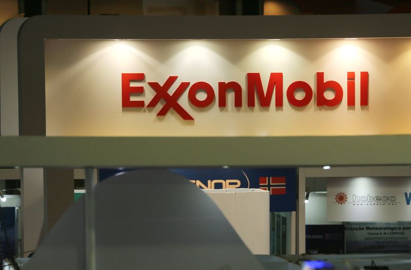 You are currently viewing Exxon to permanently shut one steam cracker in Singapore from March, sources say