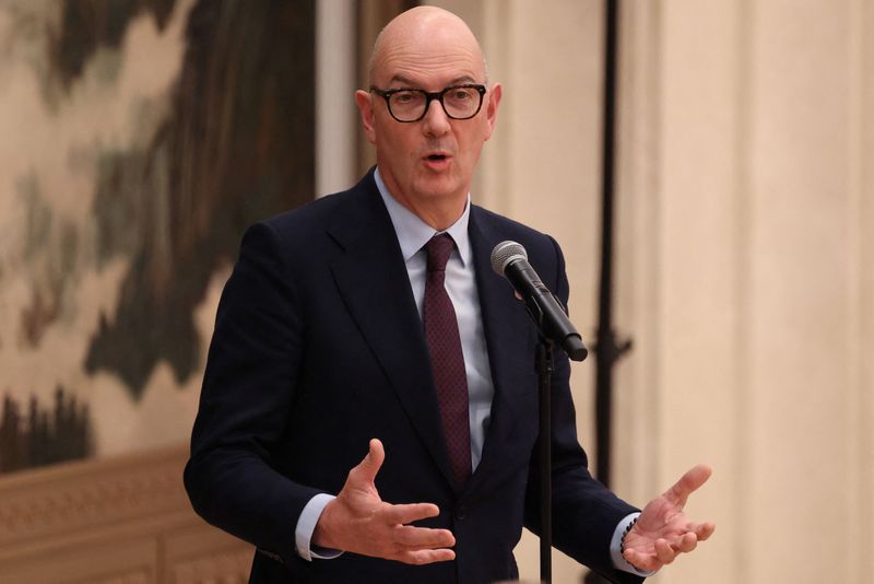 You are currently viewing French economy lkely to grow at least 0.8% in 2025, Finance Minister says