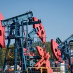 Read more about the article Oil steadies, Ukraine peace talks and US rate decision in spotlight