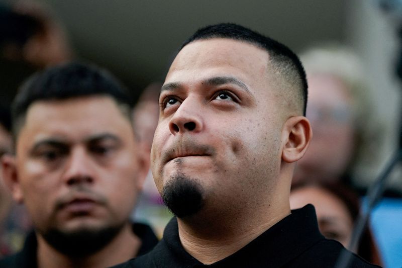 You are currently viewing Trump administration plans to appeal Abrego Garcia decision, White House says