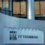 Read more about the article Brazil oil union set to accept Petrobras labor offer, end strike