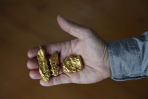 Read more about the article Soaring prices spark Australia gold rush for new generation of fortune hunters