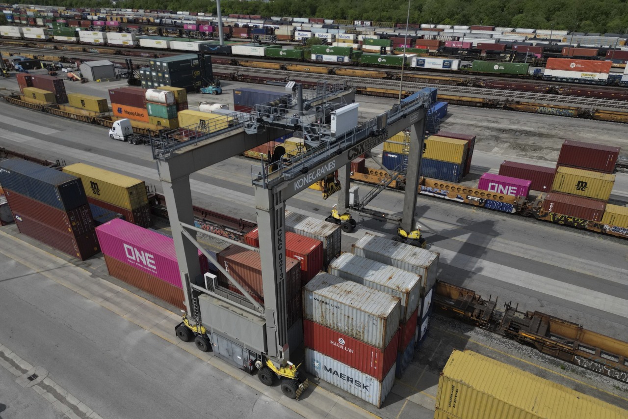 You are currently viewing U.S. manufacturing activity contracted for the ninth consecutive month in November, a decline manufacturers attribute largely to President Trump’s tariffs