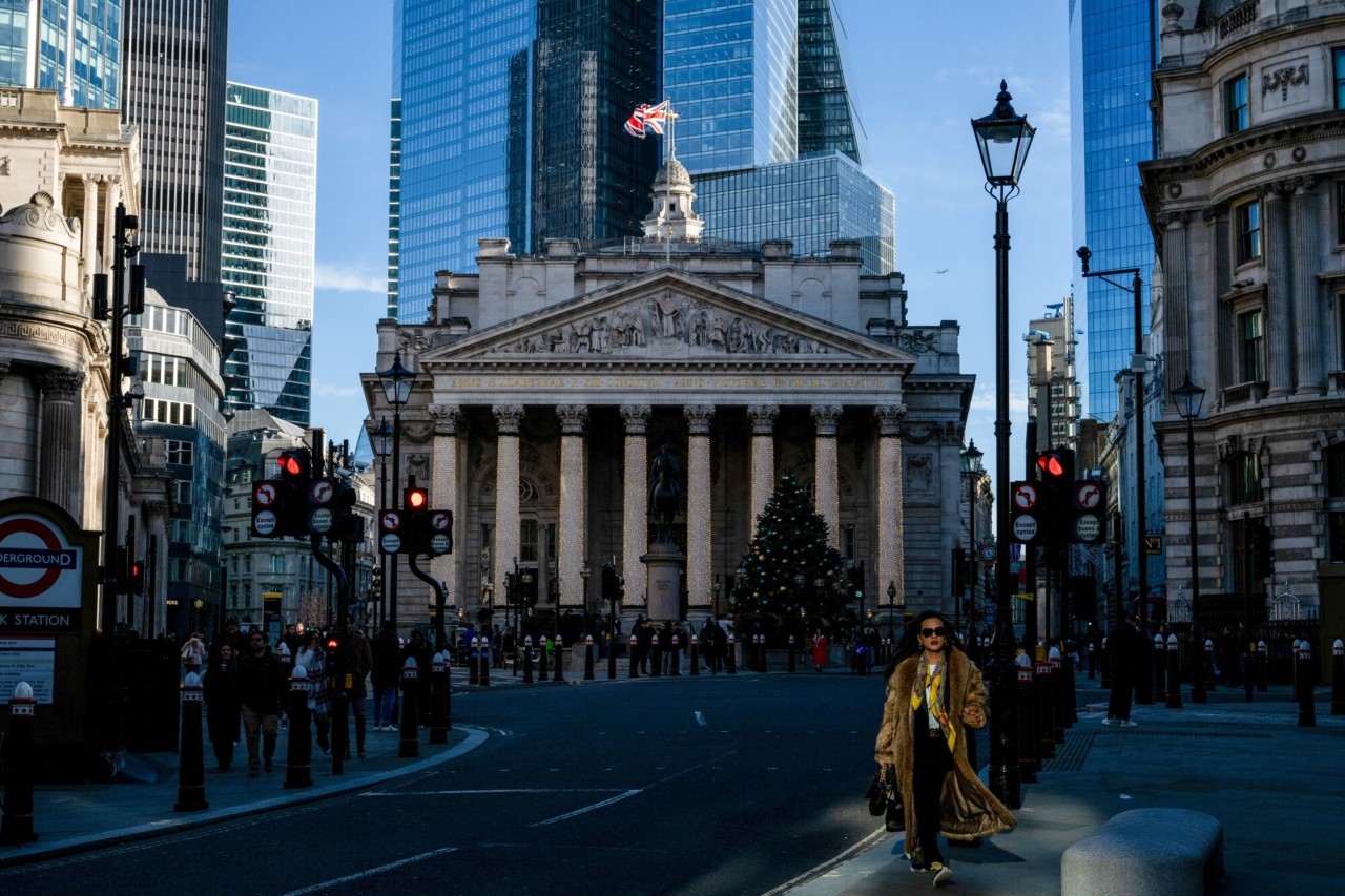 You are currently viewing The Bank of England cut its key interest rate to a near three-year low of 3.75%