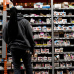 Read more about the article Consumer Confidence Falls as Jobs, Economic Worries Persist