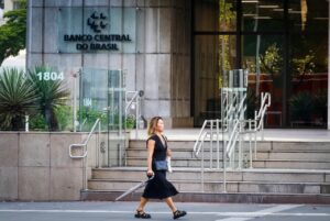 Read more about the article Brazil’s Central Bank Holds Its Key Rate at Lofty 15%